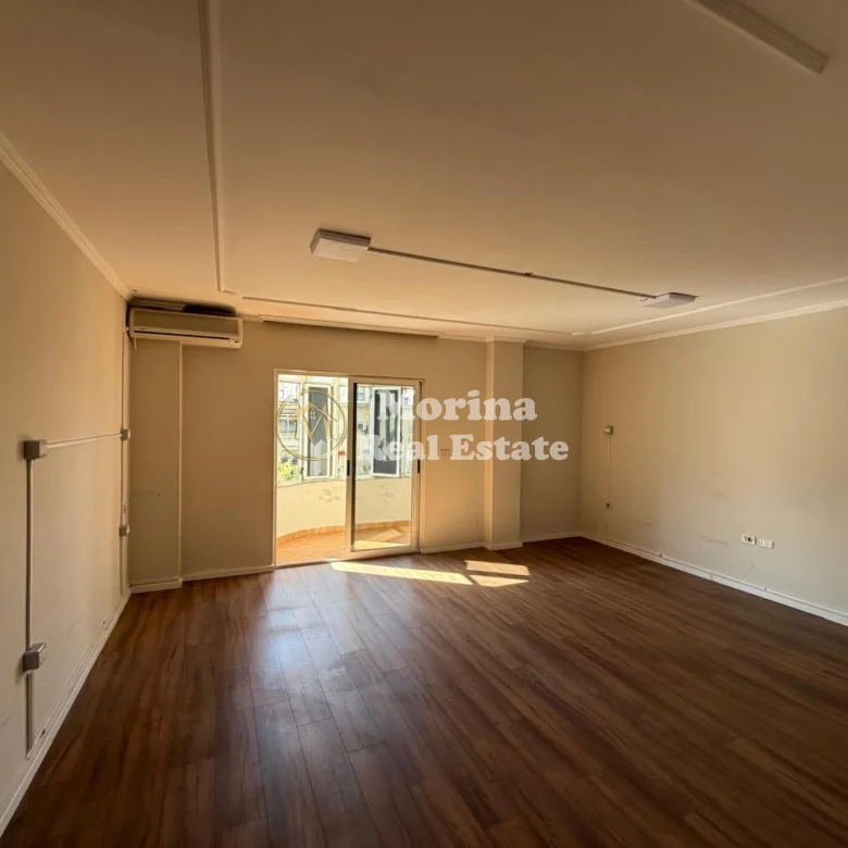 Qera | Ambjent Biznesi | Sheshi Willson | 1600 €/muaj 4