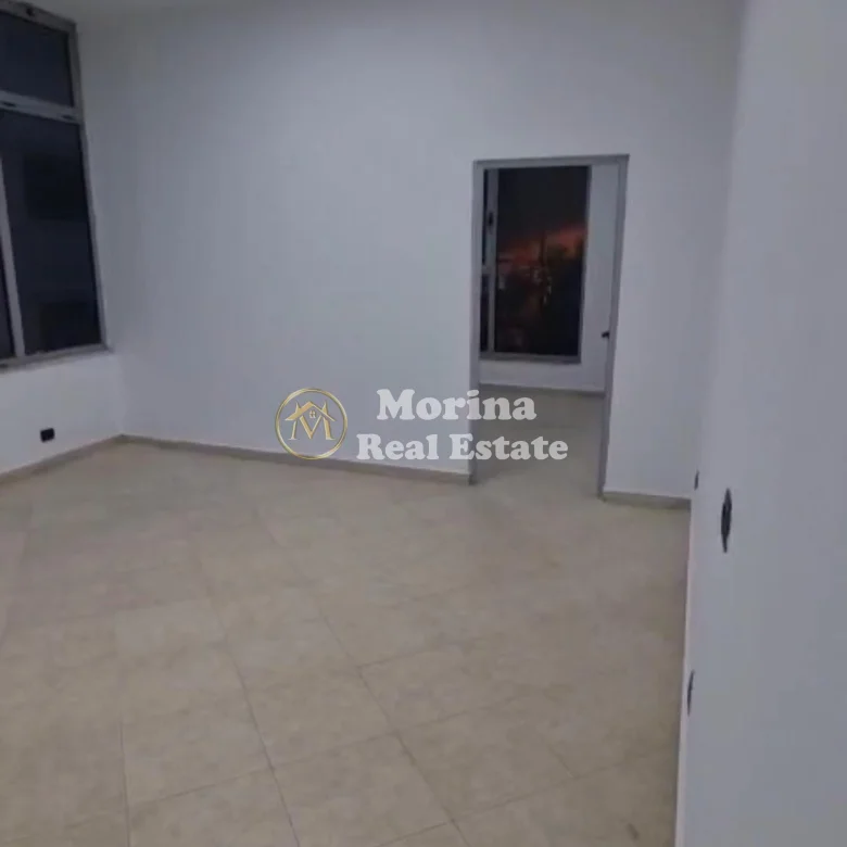 Qera | Ambjent Biznesi | Rruga Myslym Shyri | 960 €/muaj 2
