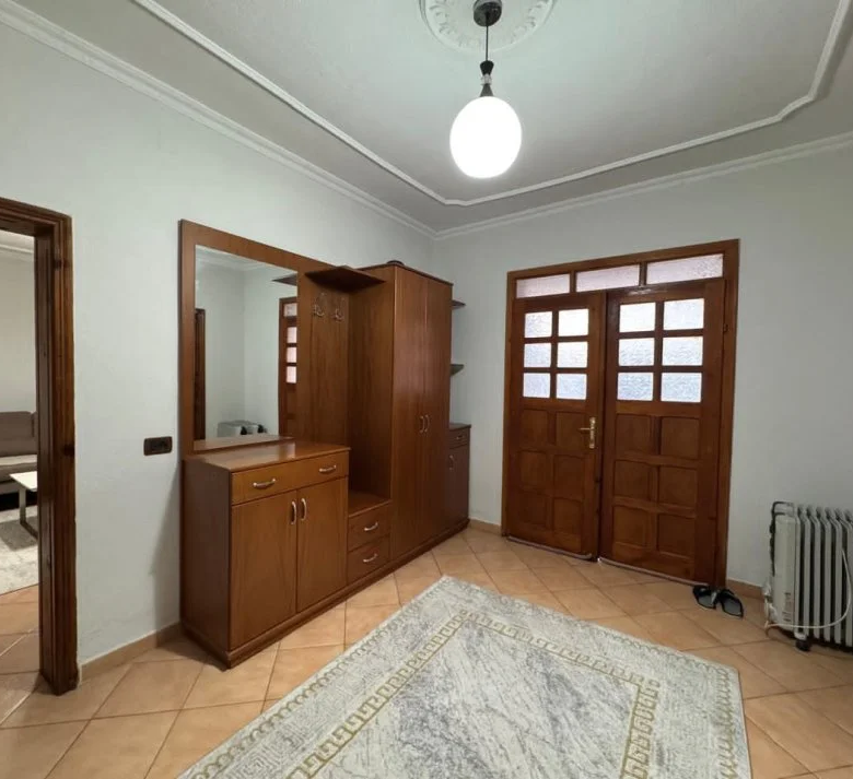 Qera | Shtëpi private 2 + 1 | Allias | 500 €/muaj 2
