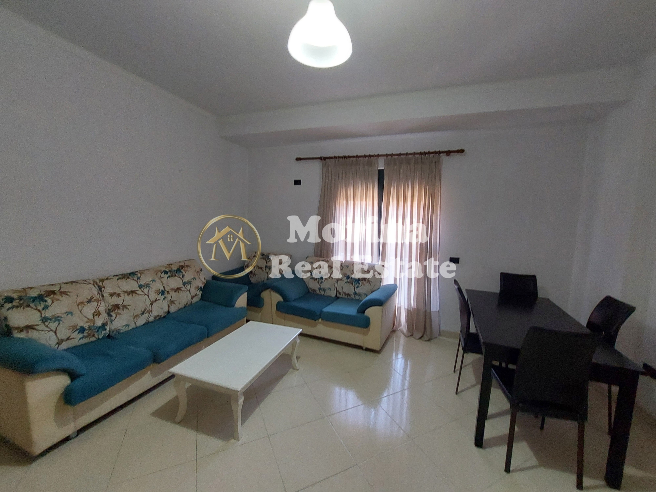 Qera | Shtëpi private 2 + 1 | Shkolla e Bashkuar | 450 €/muaj