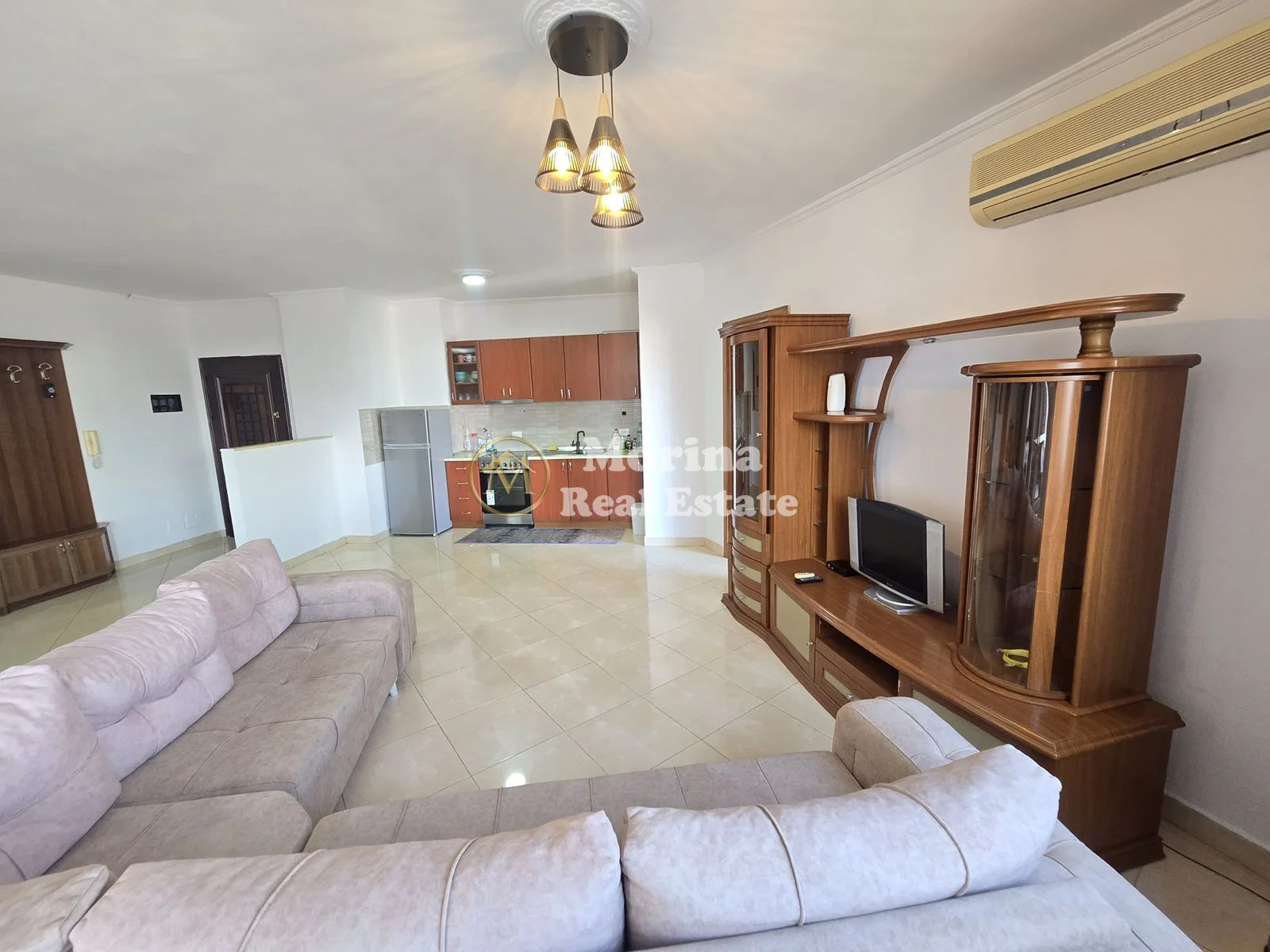Qera | Apartament 2 + 1 | Rruga e Barrikadave | 650 €/muaj