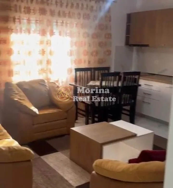 Qera | Shtëpi private 2 + 1 | Rruga Njazi Meka | 400 €/muaj 3