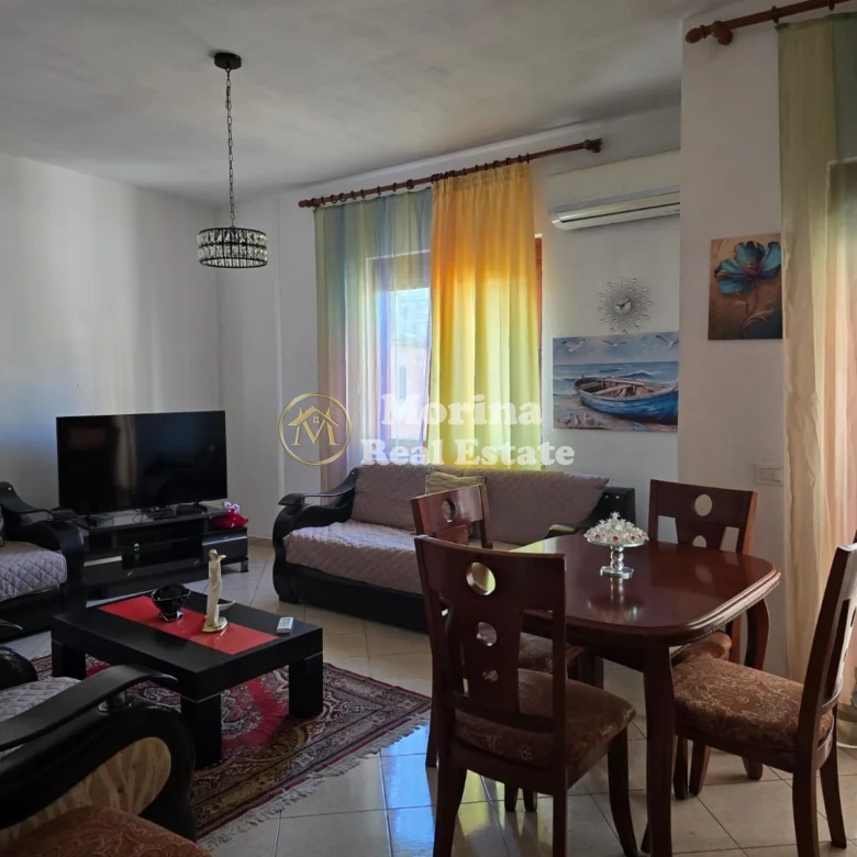Qera | Shtëpi private 2 + 1 | Rruga Siri Kodra | 650 €/muaj 3