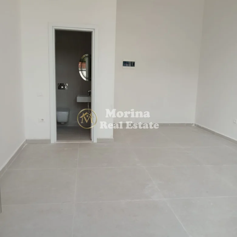 Qera | Ambjent Biznesi | Rruga Jordan Misja | 800 €/muaj