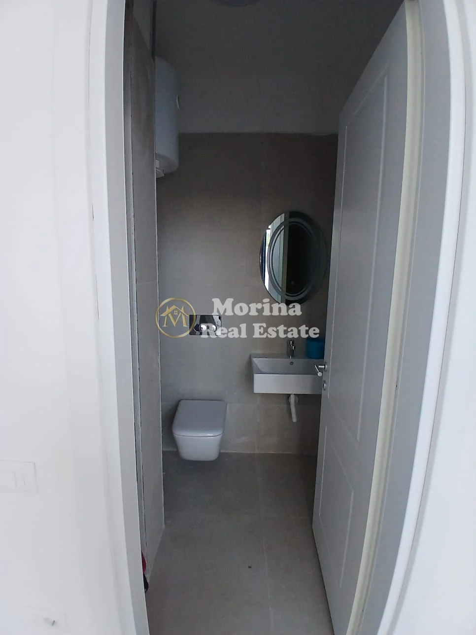 Qera | Ambjent Biznesi | Rruga Jordan Misja | 800 €/muaj 4