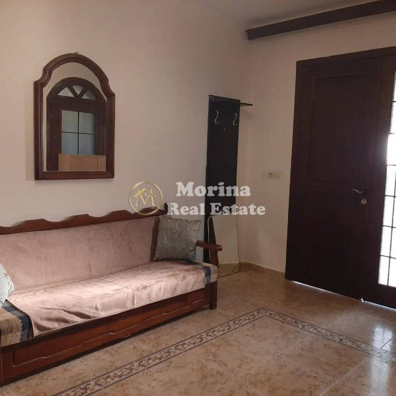 Qera | Shtëpi private 2 + 1 | Qytet Studenti | 450 €/muaj 2