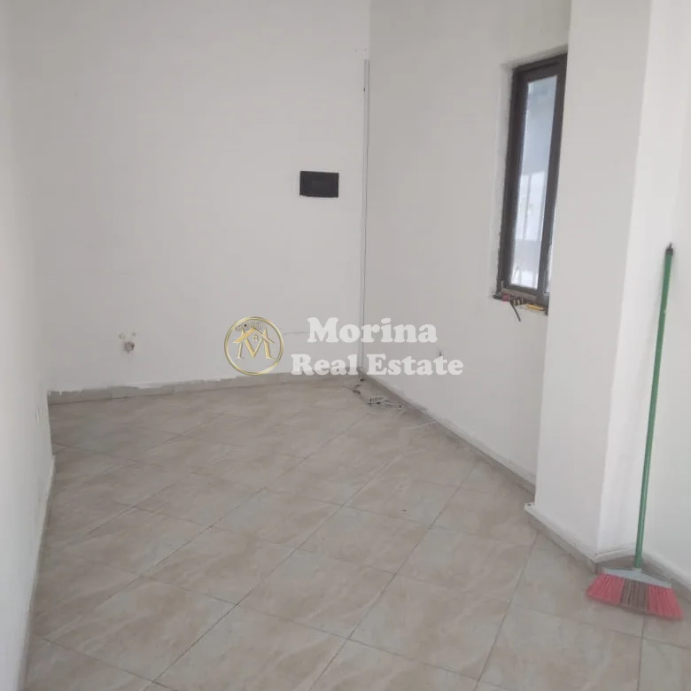 Qera | Ambjent Biznesi | Stacioni i Trenit | 200 €/muaj 3