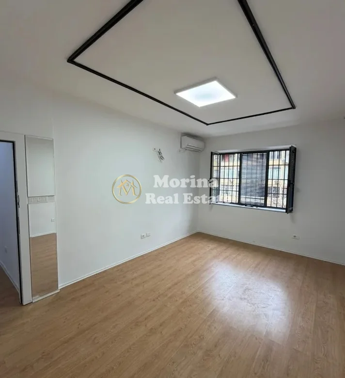Qera | Ambjent Biznesi | Rruga e Durrësit | 650 €/muaj 2