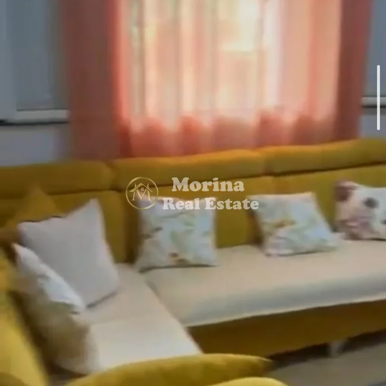 Qera | Shtëpi private 2 + 1 | Kamëz | 450 €/muaj 2