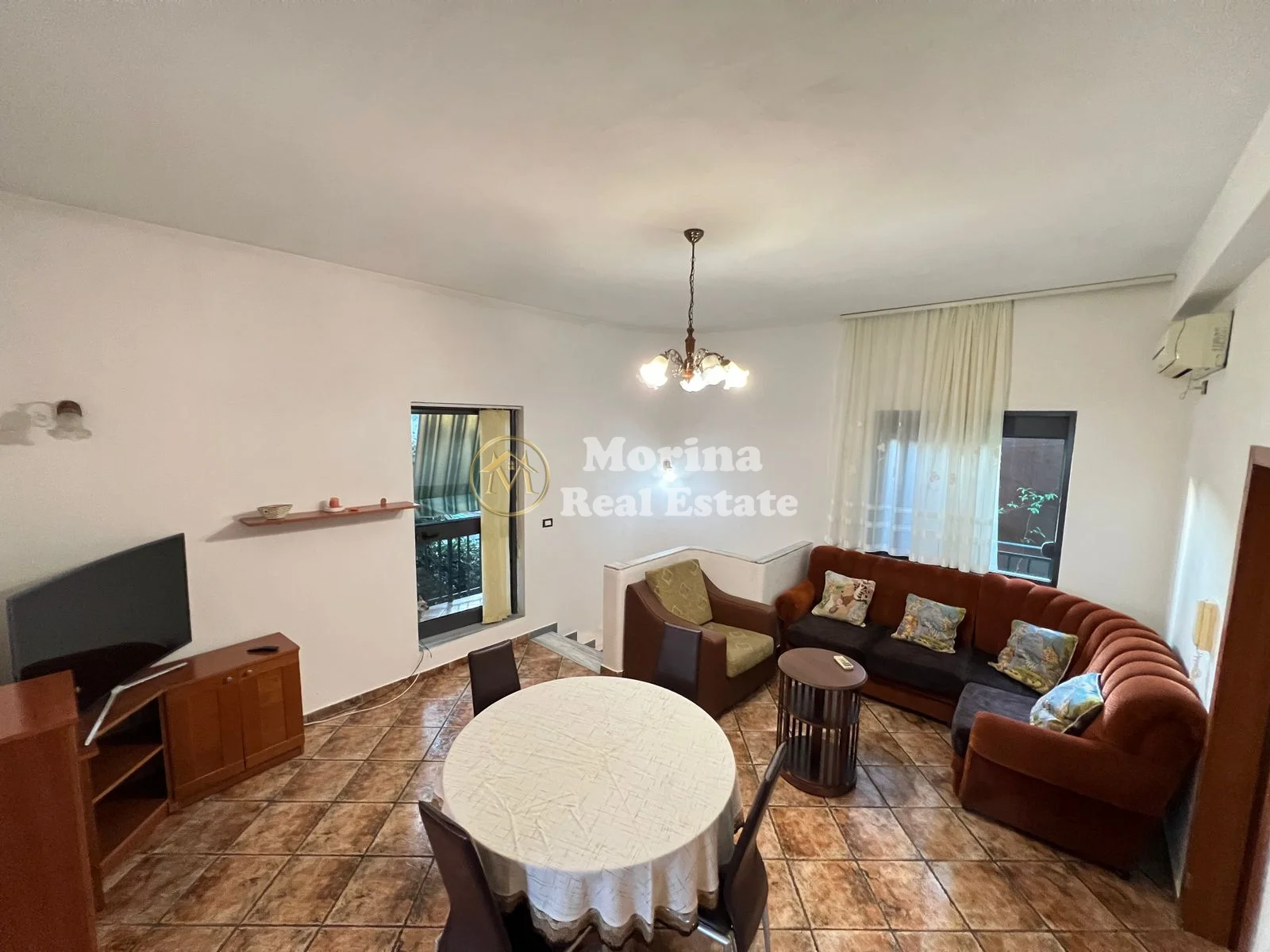 Qera | Shtëpi private 2 + 1 | Rruga e Durrësit | 550 €/muaj