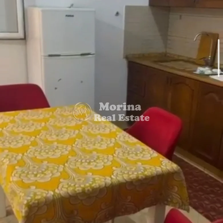Qera | Shtëpi private 2 + 1 | Kamëz | 450 €/muaj 3