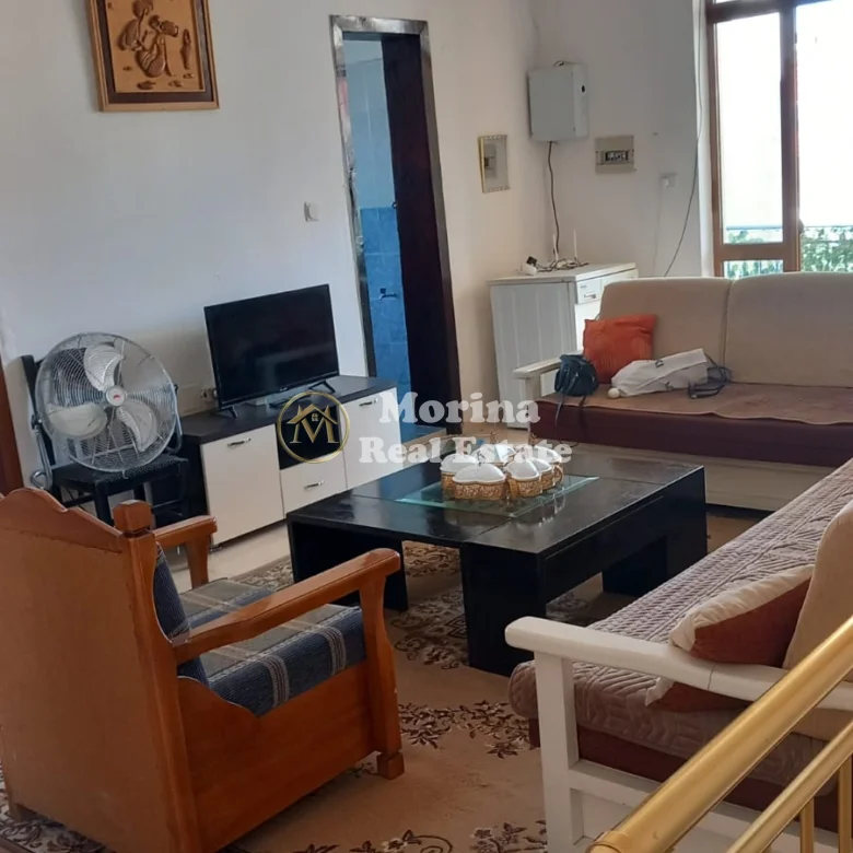 Qera | Shtëpi private 2 + 1 | Rruga Bajram Allaraj | 400 €/muaj 3