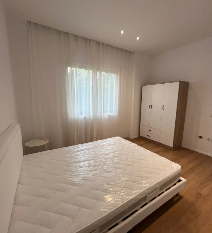 Qera | Vilë 1 + 1 | Ali Demi | 450 €/muaj 4