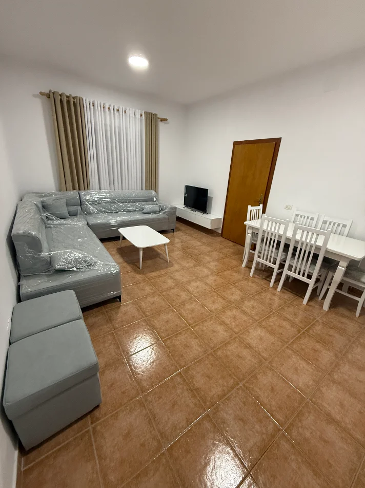 Qera | Shtëpi private 1 + 1 | 5 Maji | 500 €/muaj