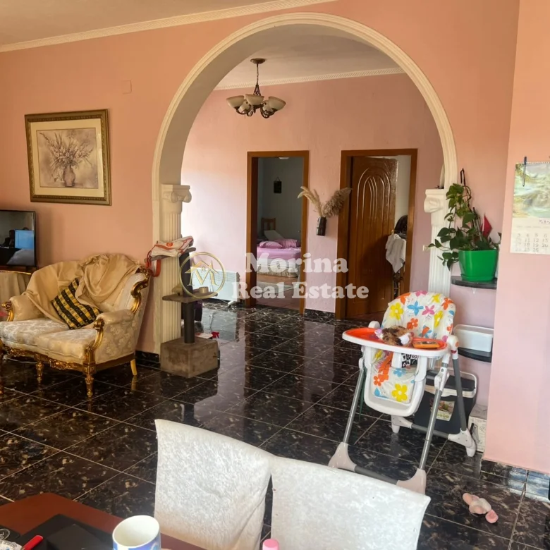 Qera | Shtëpi private 2 + 1 | Ali Demi | 600 €/muaj 3