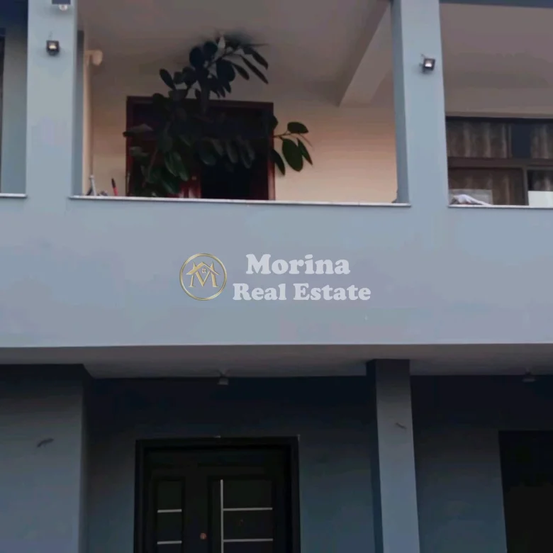 Qera | Vilë 4 + 1 | Rruga Azem Galica | 500 €/muaj