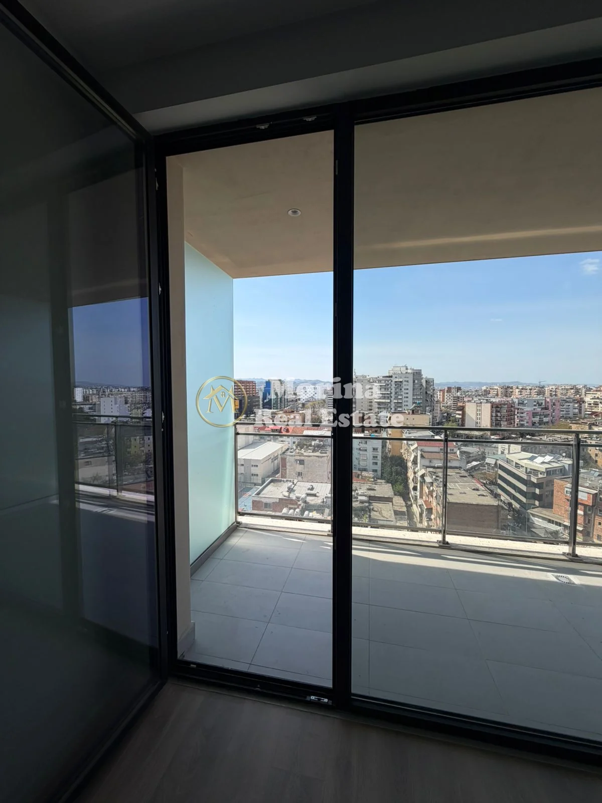 Qera | Ambjent Biznesi | Rruga Mine Peza, Golden Tower Residence| 800 €/muaj.