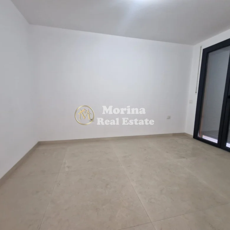 Qera | Ambjent Biznesi | Kongresi i Manastirit | 500 €/muaj 2
