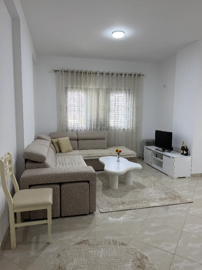Qera | Apartament 2 + 1 | Unaza e Madhe | 500 €/muaj