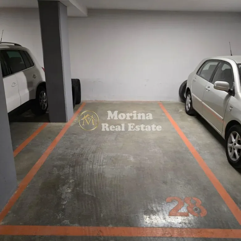 Shitje | Garazhd | Shkolla e Kuqe | 30900 € 2