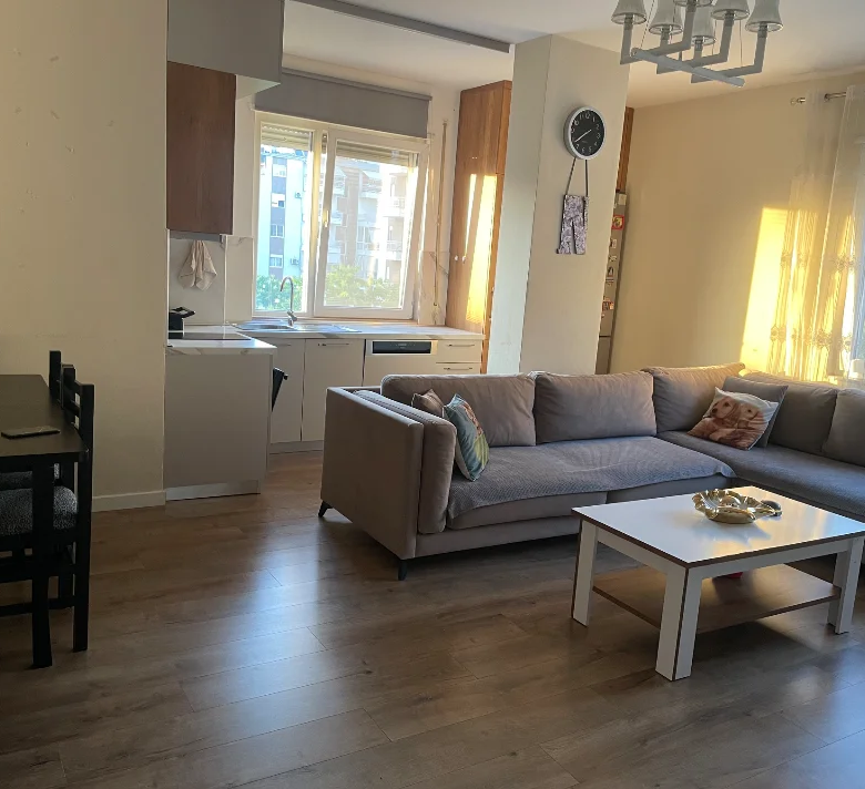 Qera | Apartament 2 + 1 | Fresku | 550 €/muaj