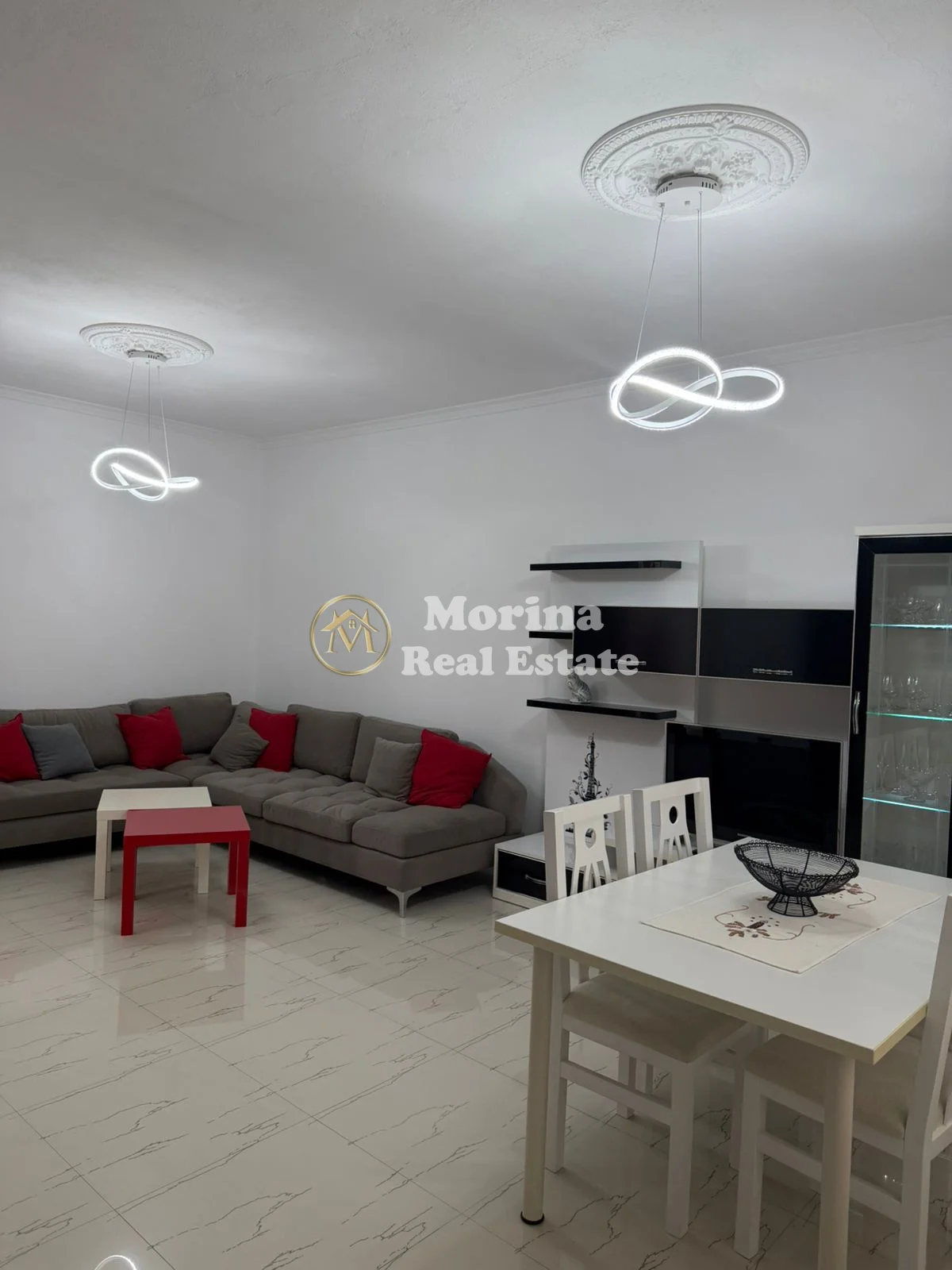 Qera | Shtëpi private 2 + 1 | Sauk | 500 €/muaj
