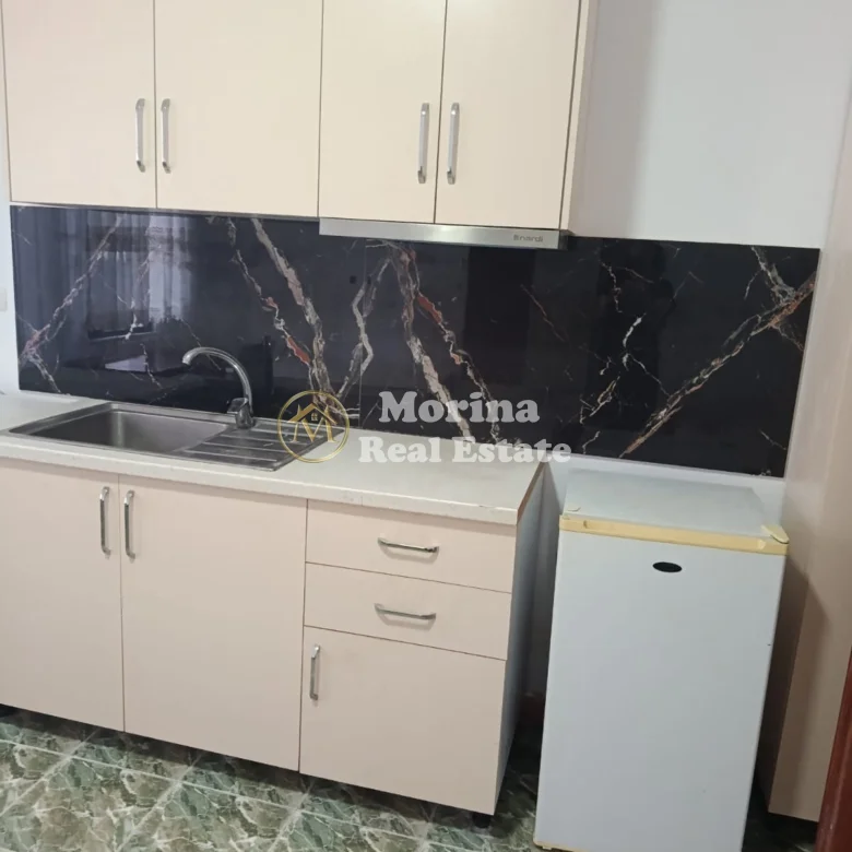 Qera | Garsoniere | Qendra Shëndetësore Qytet Studenti | 300 €/muaj 2
