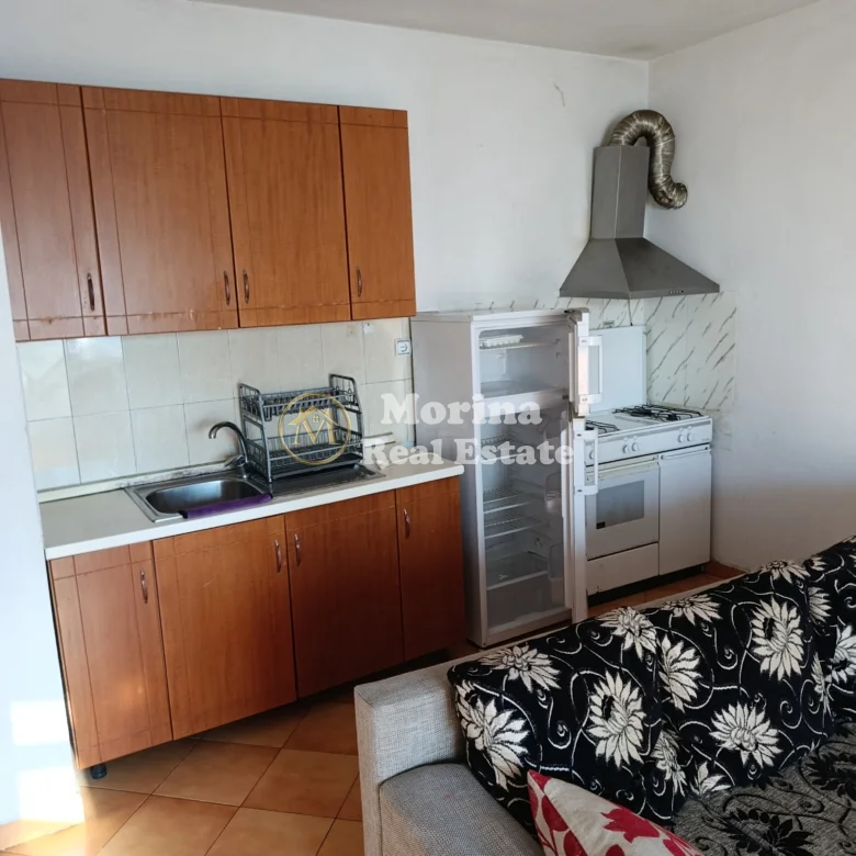 Qera | Shtëpi private 1 + 1 | Rruga Njazi Meka | 350 €/muaj 3