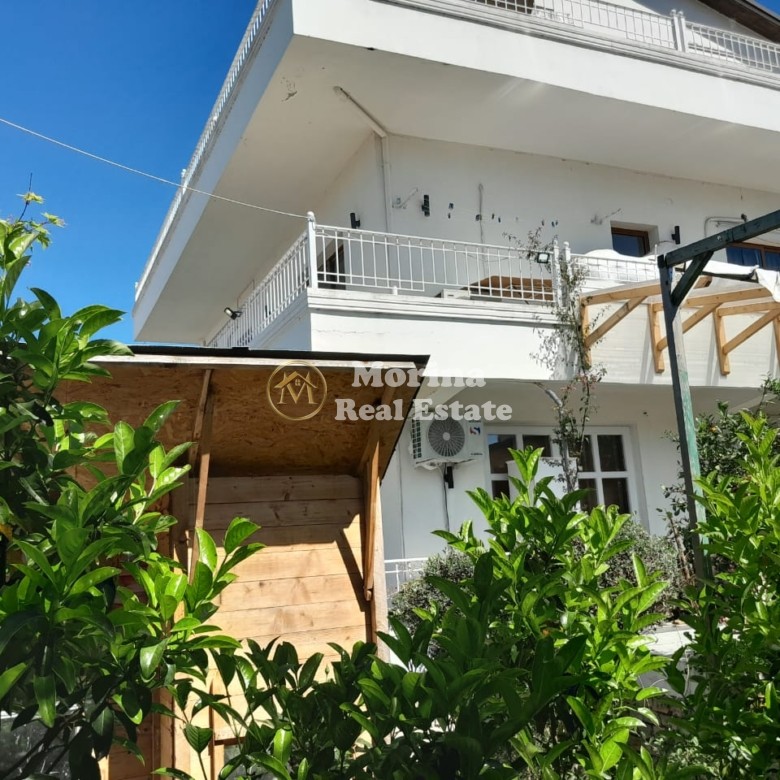 Qera | Vilë 7 + 1 | Rruga Halit Bega | 1500 €/muaj 2