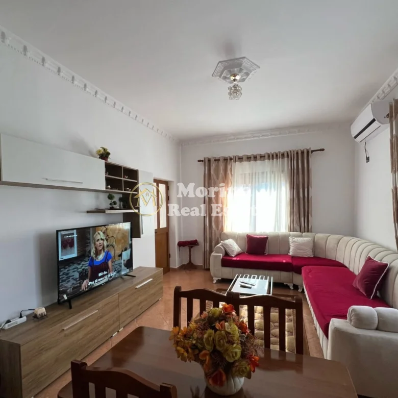 Qera | Shtëpi private 2 + 1+Ballkon | Rruga Siri Kodra | 500 €/muaj 2