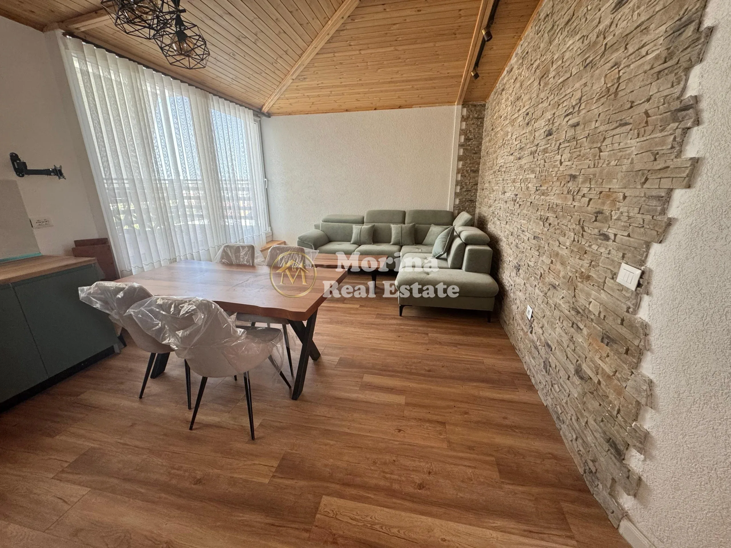 Qera | Dupleks 2 + 1 | Shkozë | 600 €/muaj