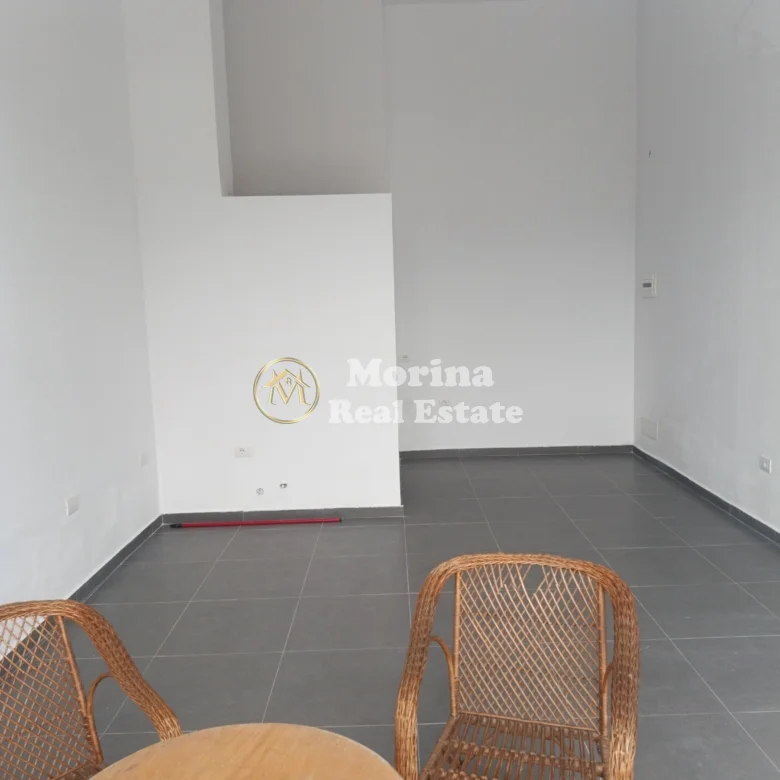 Qera | Ambjent Biznesi | Rruga Hamdi Sulçebe | 500 €/muaj 4