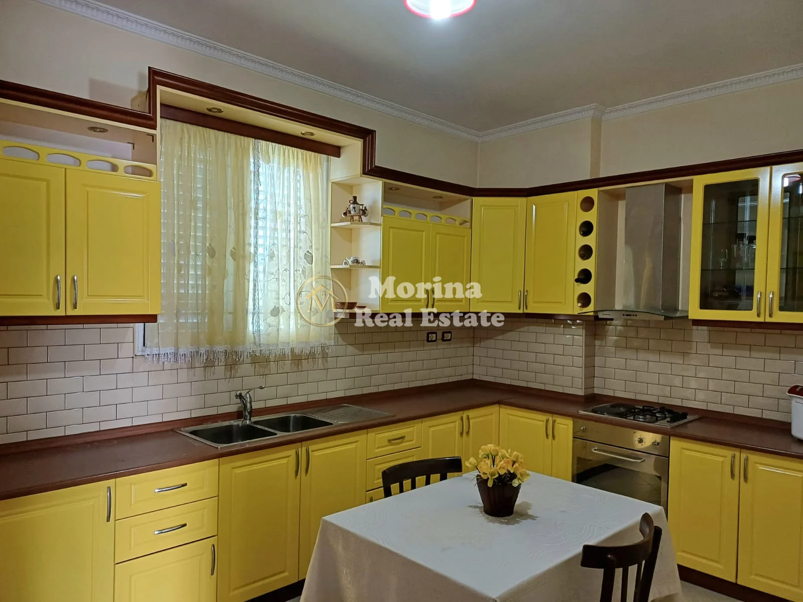 Qera | Vilë 4 + 1 | Fier | 2500 €/muaj