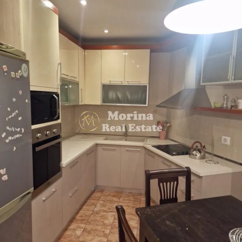 Qera | Apartament 2 + 1 | Rruga Fortuzi | 900 €/muaj