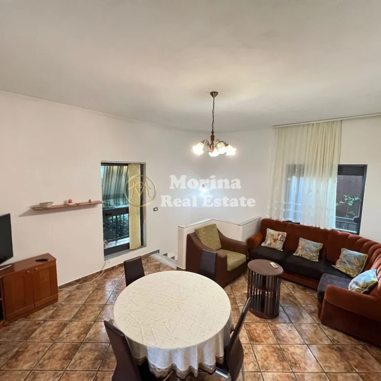 Qera | Shtëpi private 2 + 1 | Rruga e Durrësit | 550 €/muaj 2