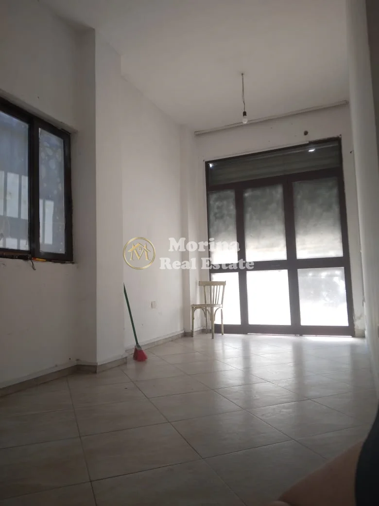 Qera | Ambjent Biznesi | Stacioni i Trenit | 200 €/muaj