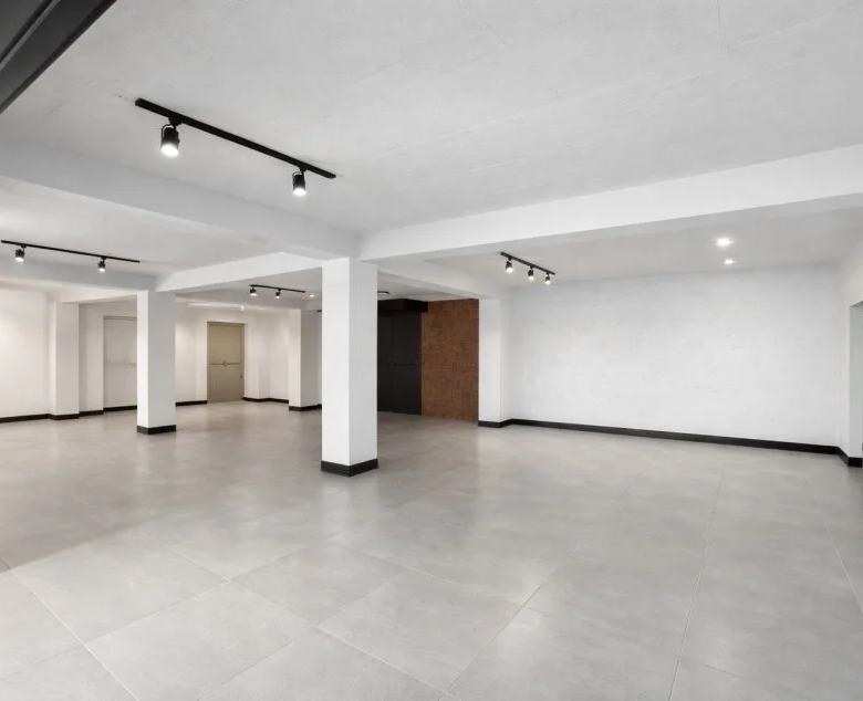 Qera | Ambjent Biznesi Godien 3-kateshe | Sauk | 11200 €/muaj i diskutueshem 2