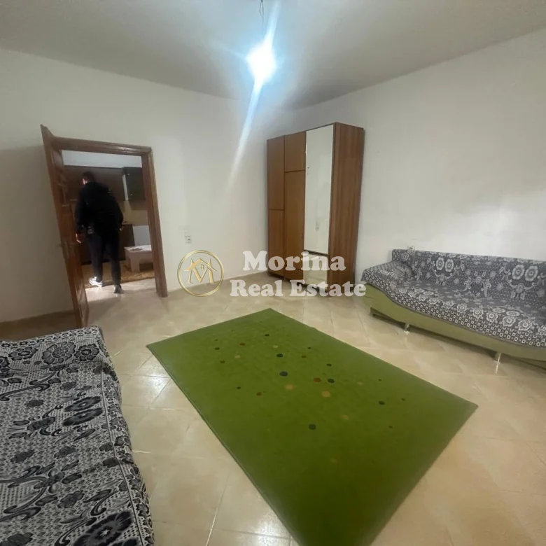 Qera | Shtëpi private 2 + 1 | Rruga Njazi Meka | 400 €/muaj 4