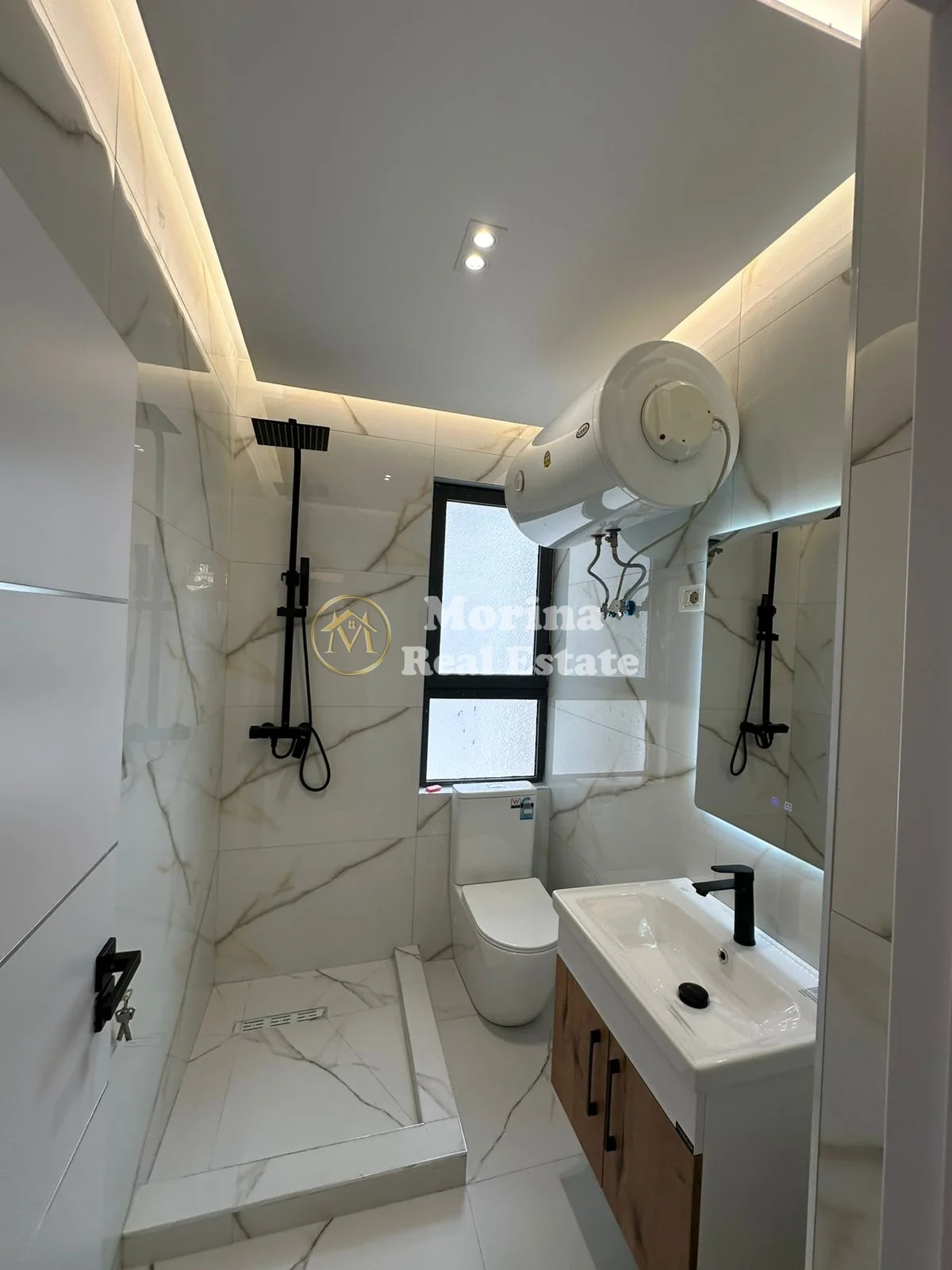Shitje | Apartament 2 + 1 | Pallati me Shigjeta | 255000 €