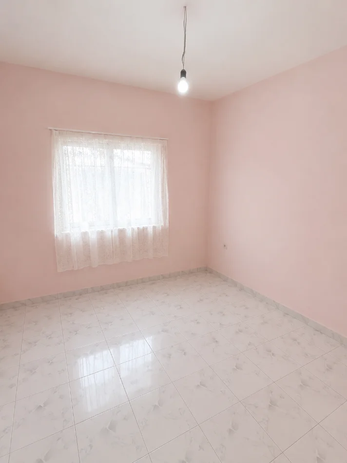 Shitje | Vilë 3 + 1 | 500 m larg QSUT | 200000 €