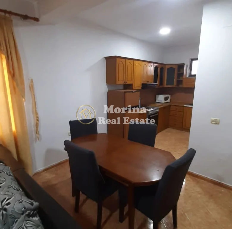 Qera | Shtëpi private 1 + 1 | Rruga 5 Maji | 400 €/muaj 4
