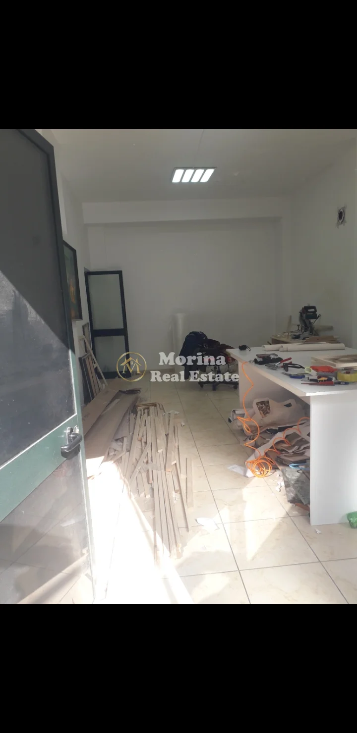 Qera | Ambjent Biznesi | Rruga Riza Cerova | 450 €/muaj