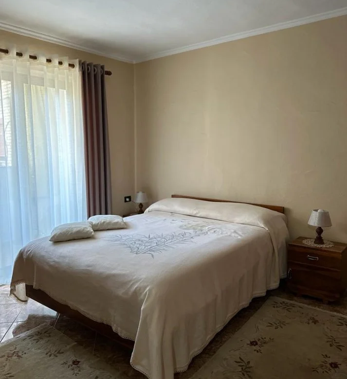 Qera | Apartament 2 + 1 | Rruga e Elbasanit | 640 €/muaj