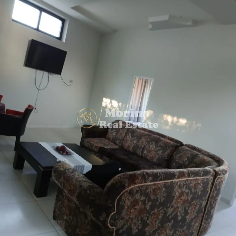 Qera | Shtëpi private 2 + 1 | Yzberisht | 300 €/muaj 2
