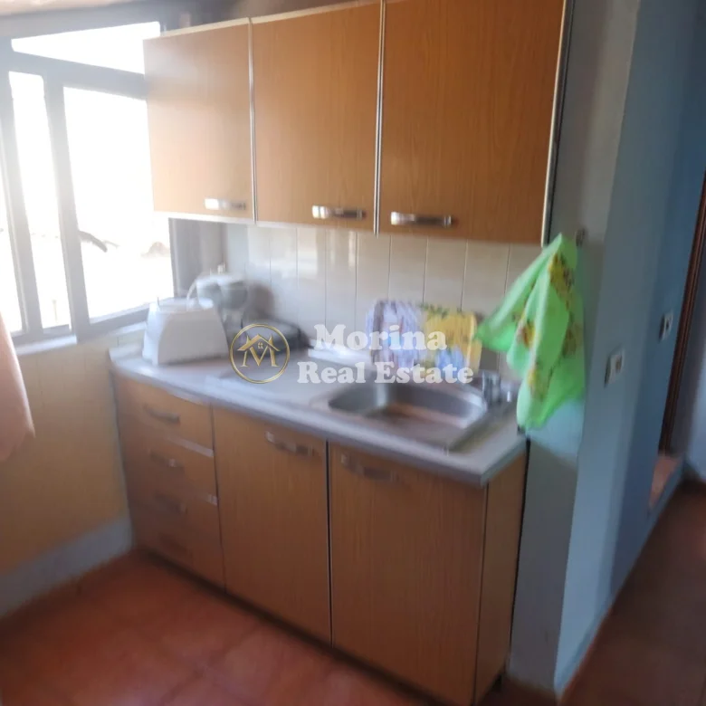 Qera | Shtëpi private 2 + 1 | Rruga Njazi Meka | 300 €/muaj 3