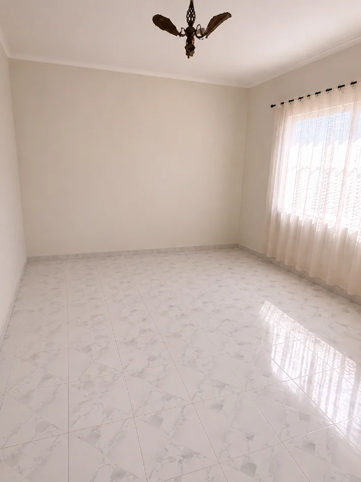 Shitje | Vilë 3 + 1 | 500 m larg QSUT | 200000 €