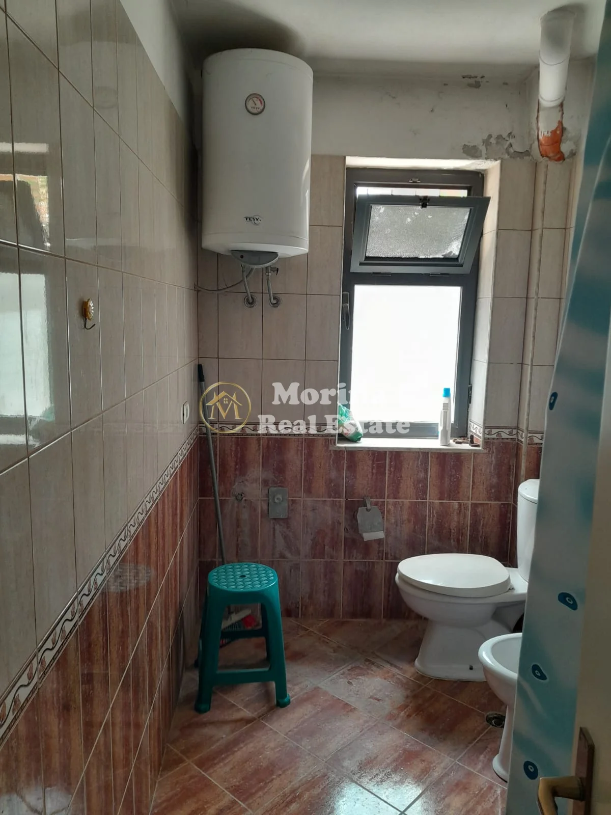 Qera | Ambjent Biznesi | Rruga Bardhyl | 470 €/muaj 4