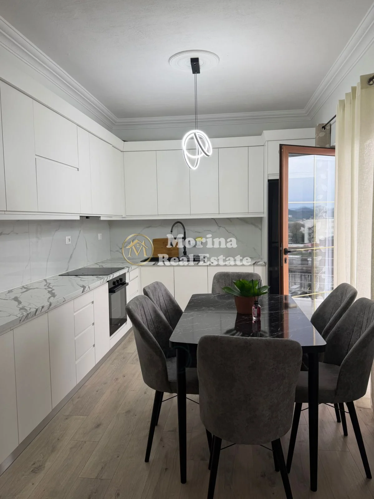 Qera | Shtëpi private 2 + 1 | Sauk | 600 €/muaj.