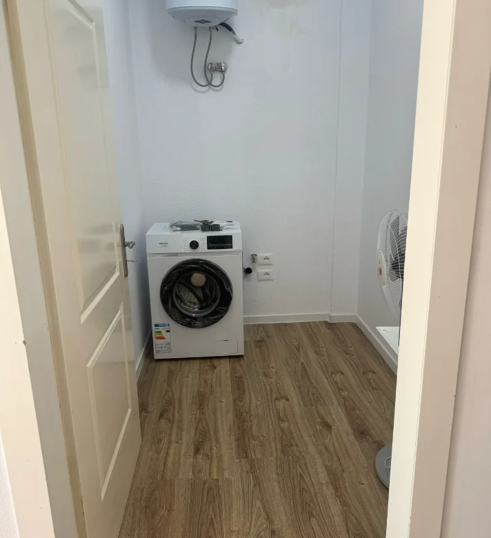 Qera | Apartament 2 + 1 | Rruga Ali Shefqeti | 370 €/muaj 4