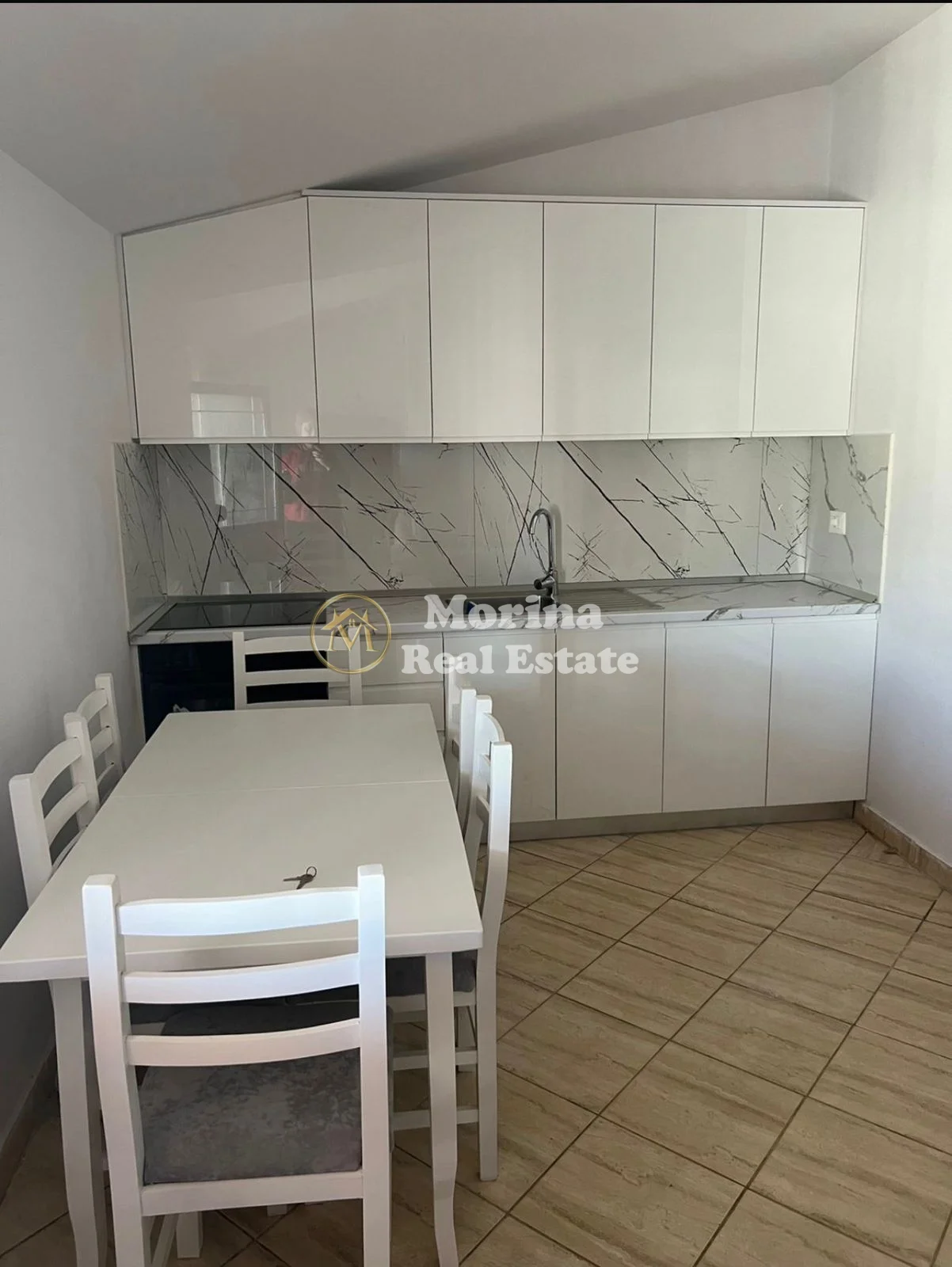 Qera | Shtëpi private 2 + 1 | Paskuqan | 350 €/muaj